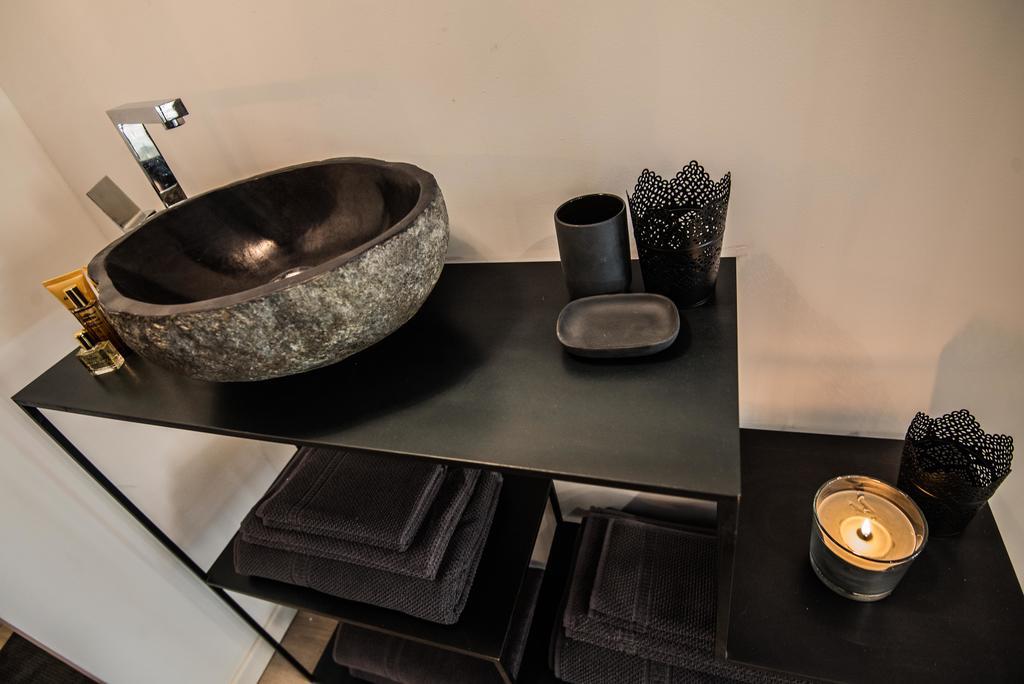 "Un Lieu Unique" Le Gold Et Le Cocon Apartment Annecy Bagian luar foto