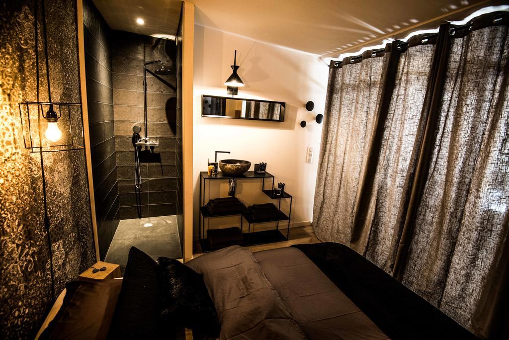 "Un Lieu Unique" Le Gold Et Le Cocon Apartment Annecy Bagian luar foto