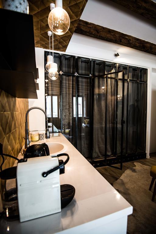 "Un Lieu Unique" Le Gold Et Le Cocon Apartment Annecy Bagian luar foto