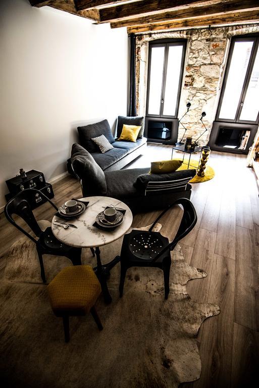 "Un Lieu Unique" Le Gold Et Le Cocon Apartment Annecy Bagian luar foto