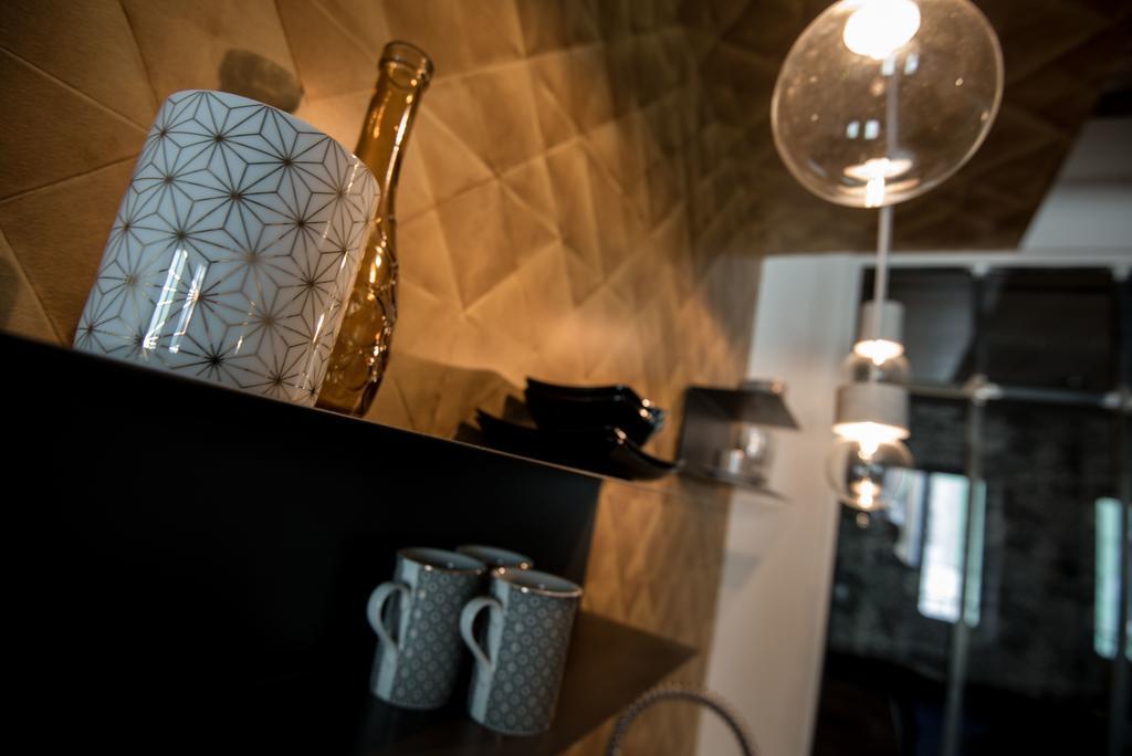 "Un Lieu Unique" Le Gold Et Le Cocon Apartment Annecy Bagian luar foto